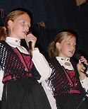 Søstrene Kulterud imponerte med vakker sang.